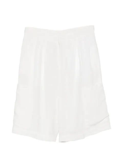 Costumein patch-pockets shorts