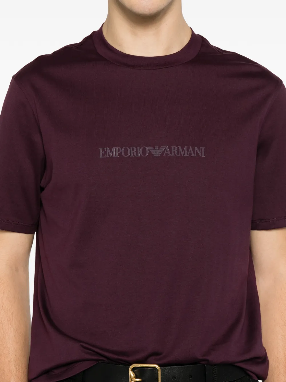 Emporio Armani T-shirt met logoprint Paars