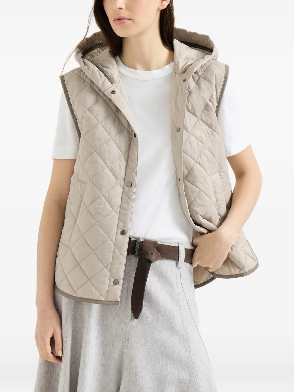Brunello Cucinelli Lichtgewicht matte nylon gewatteerde top met Thermore vulling en capuchon Beige