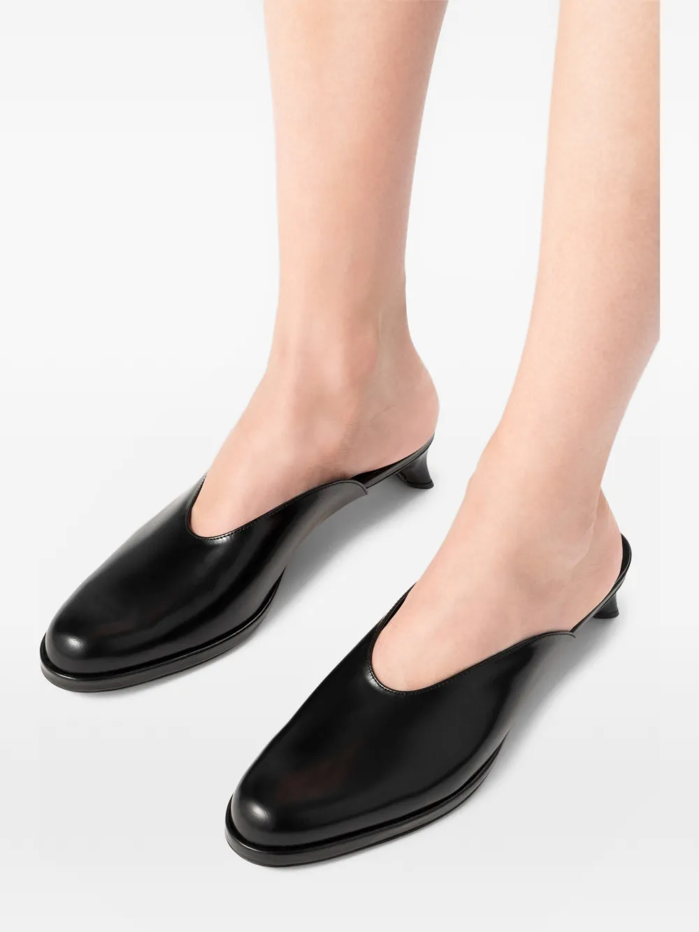 BY FAR Babylady patent-leather mules Zwart