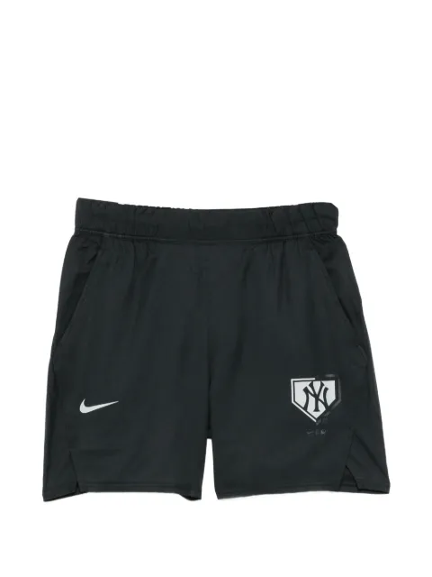 Nike x MLB New York Yankees logo-detail shorts