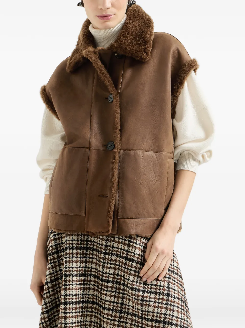 Brunello Cucinelli Pluizig lammy omkeerbaar vest met Monili Bruin