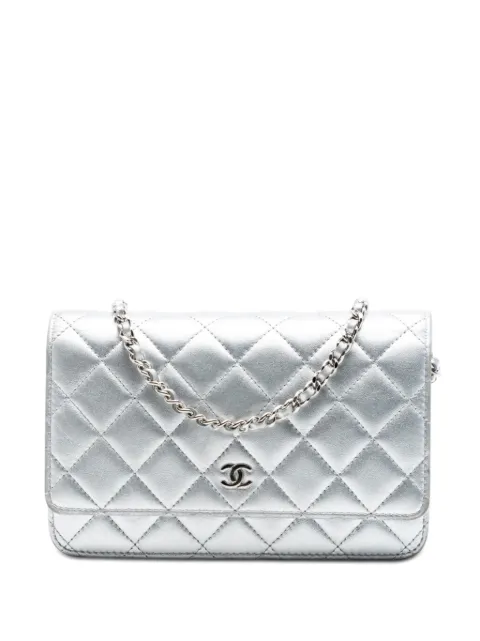 CHANEL Pre-Owned 2016-2017 Classic Metallic Lambskin Wallet on Chain crossbody bag