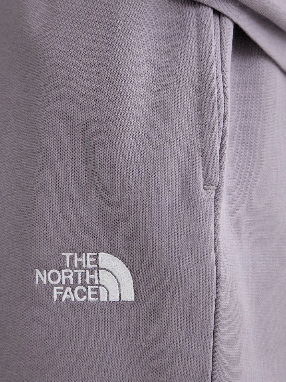 The North Face Essential ruimvallende straight joggingbroek Grijs