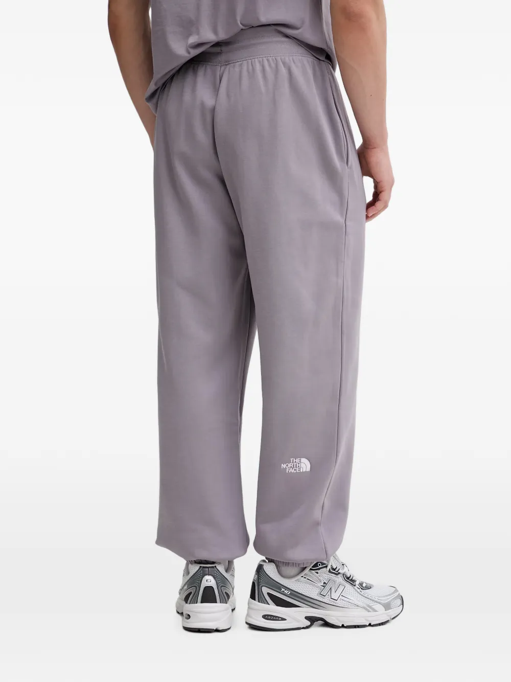 The North Face Essential ruimvallende straight joggingbroek Grijs