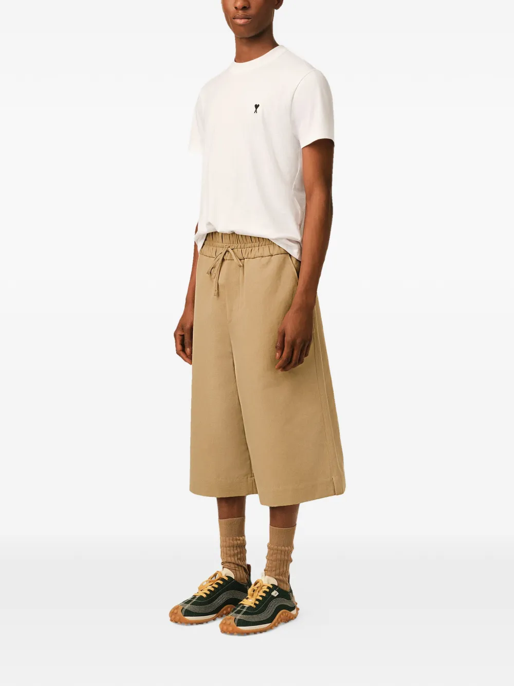 AMI Paris Katoenen en linnen elastische grote bermuda shorts Beige