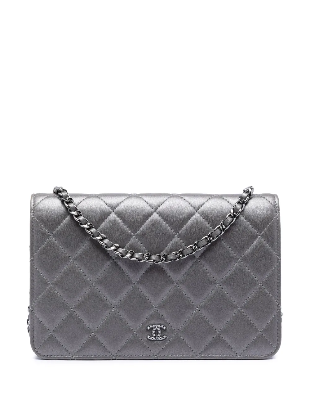 CHANEL Pre-Owned 2018-2019 CC Quilted Metallic Lambskin Faux Pearl Wallet On Chain crossbody bag - Silver