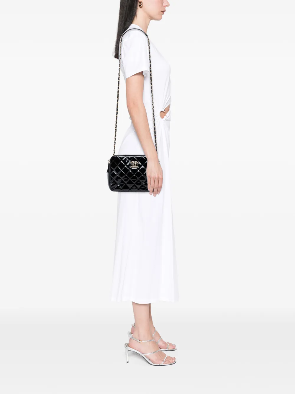 Chanel Pre-owned 2014-2015 CC Quilted Patent Double Zip Camera Bag Shoulder Bag in Black, view 2