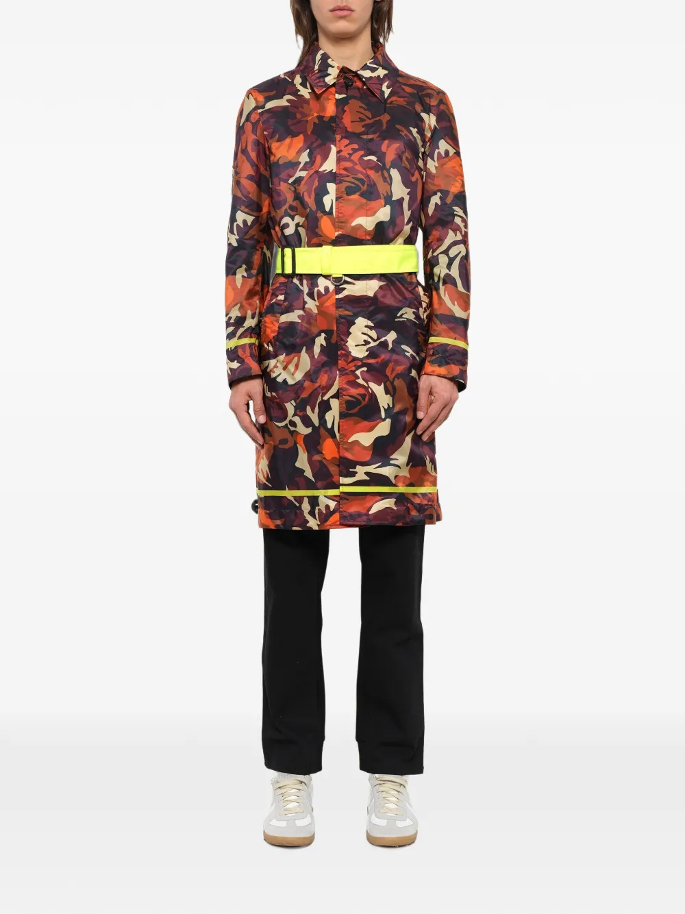 Alexander McQueen camouflage-print belted coat - Arancione
