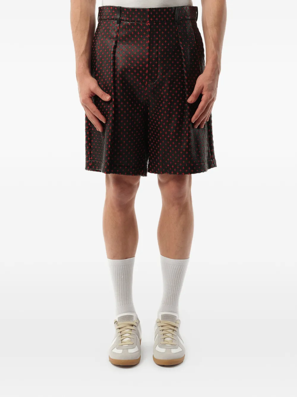 Givenchy cross-embroidered leather shorts - Schwarz