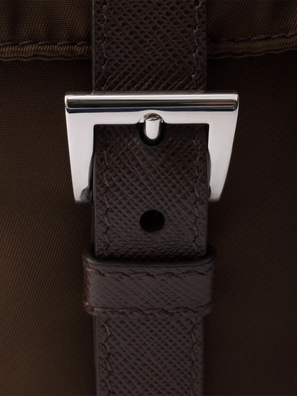 Prada Re-Nylon rugzak met gespsluiting Bruin