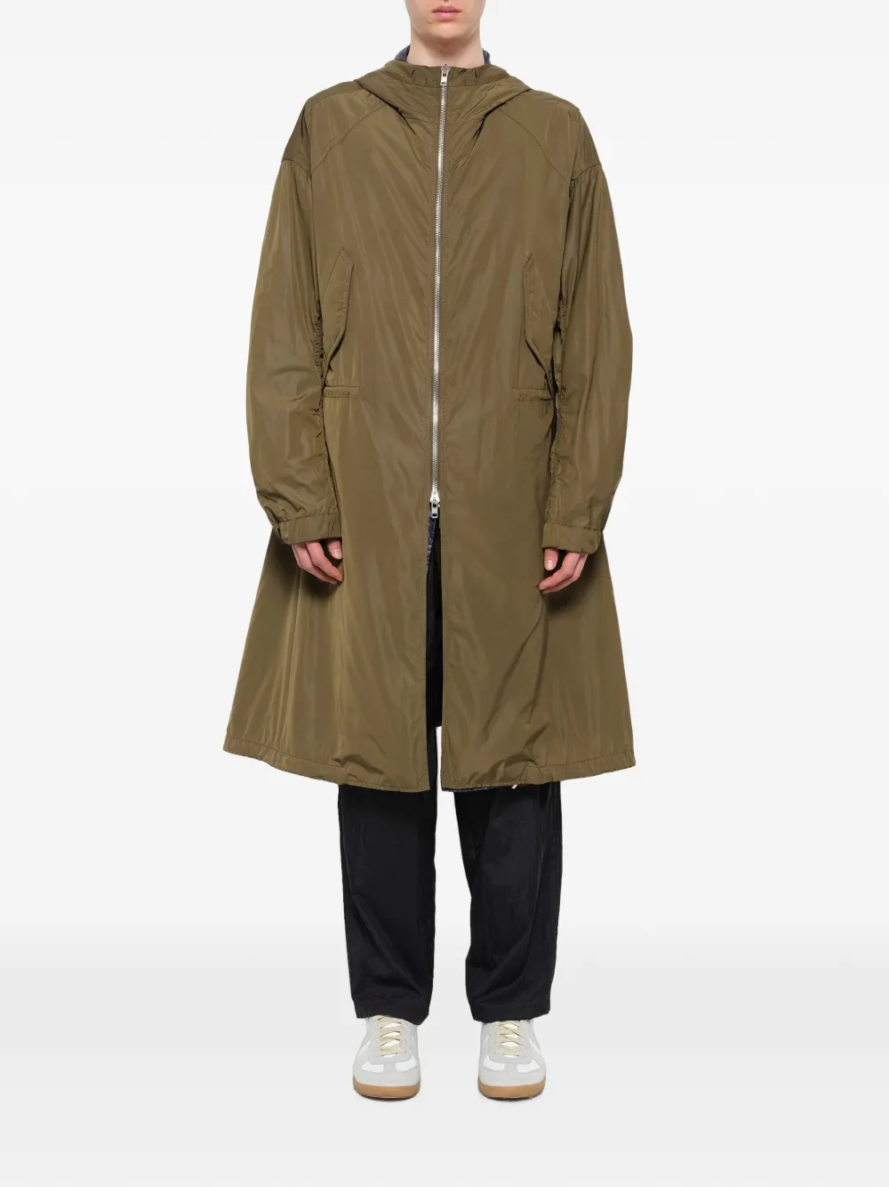 Juun.J hooded slogan-print parka Groen