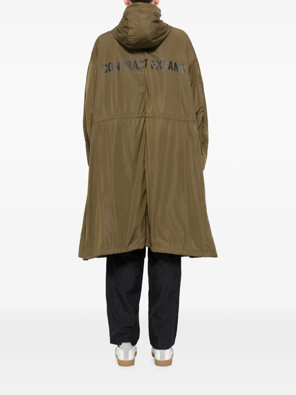 Juun.J hooded slogan-print parka Groen