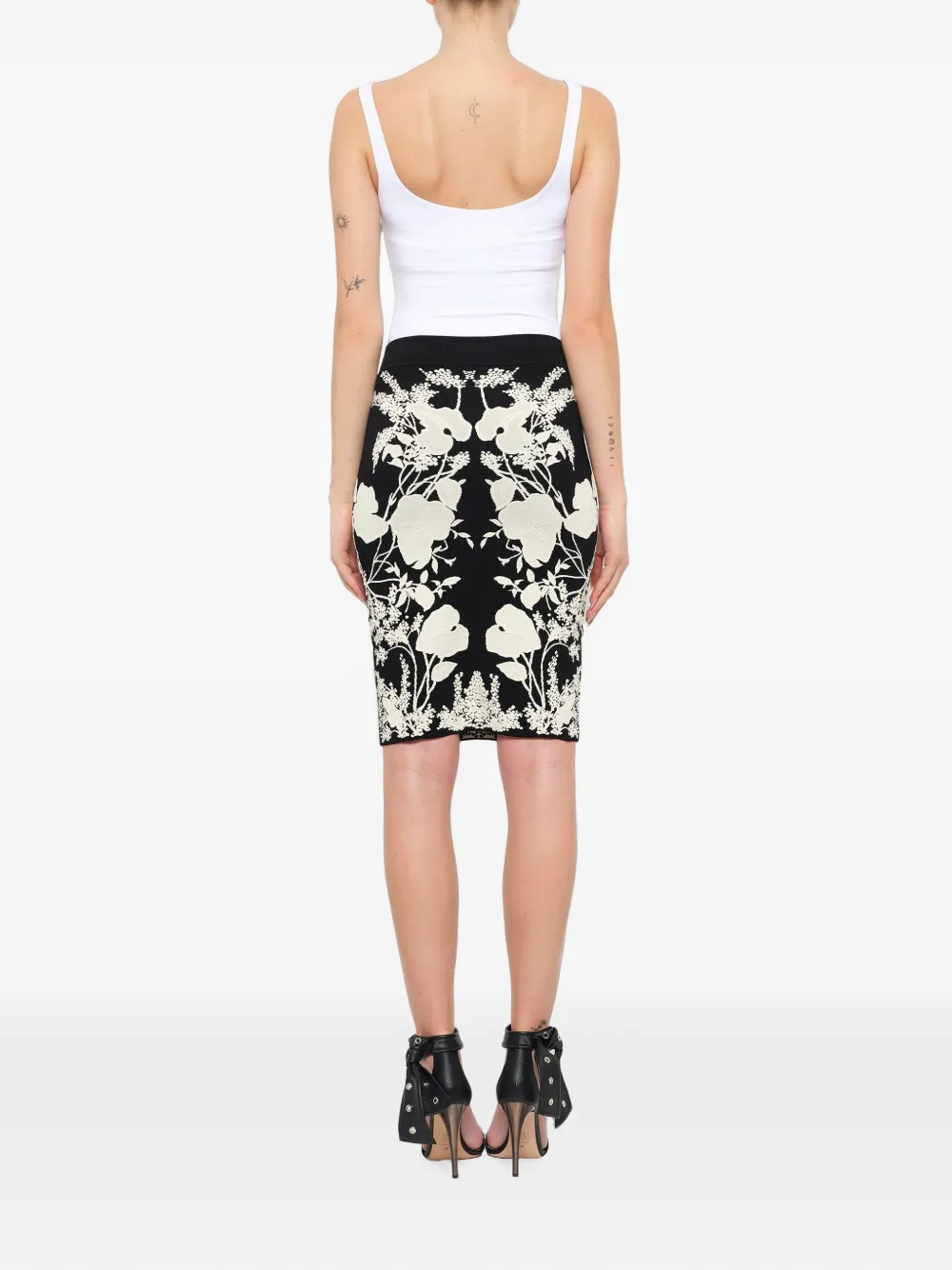 Alexander McQueen Floral-intarsia Pencil Skirt in Black, view 3