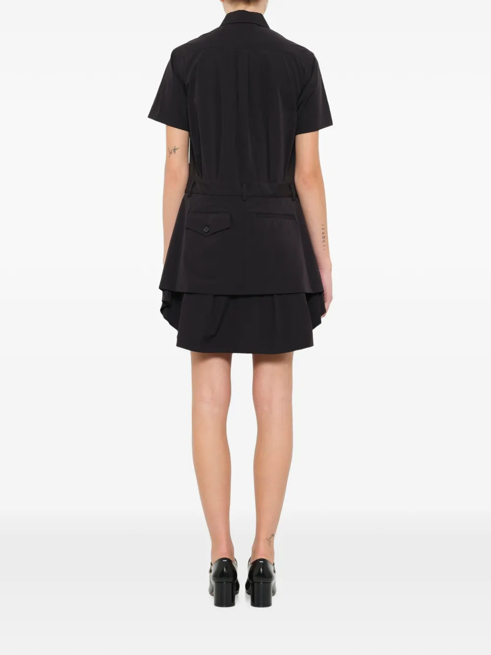 Noir Kei Ninomiya Mini-jurk met gelaagde rok en plooien Zwart