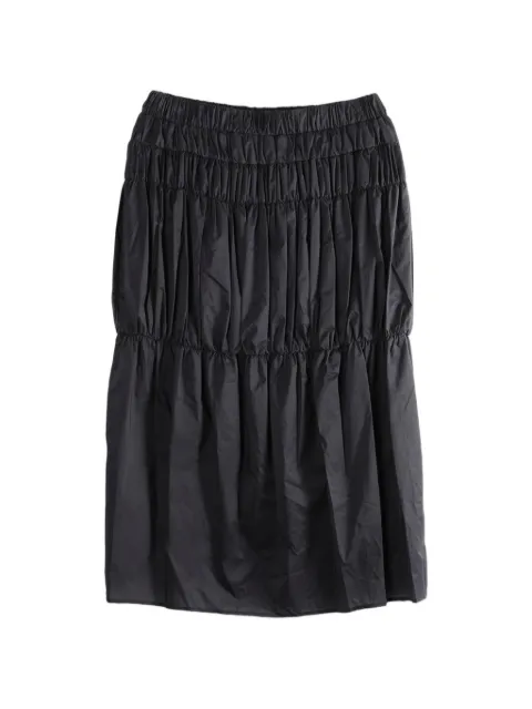 Amomento ^ falda fruncida a capas