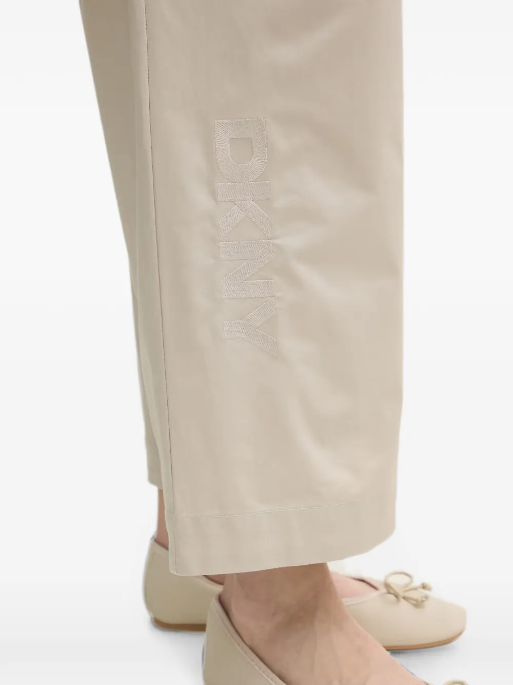 DKNY Broek met geborduurd logo Beige