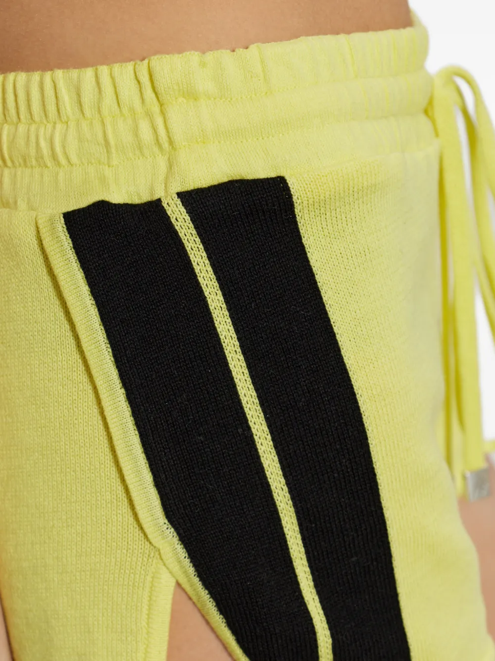 The Attico Shorts met geborduurd logo en zijstreep Geel