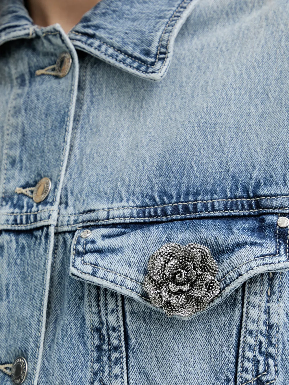 GUESS USA Denim jack verfraaid met kristallen en bloemenpatch Blauw