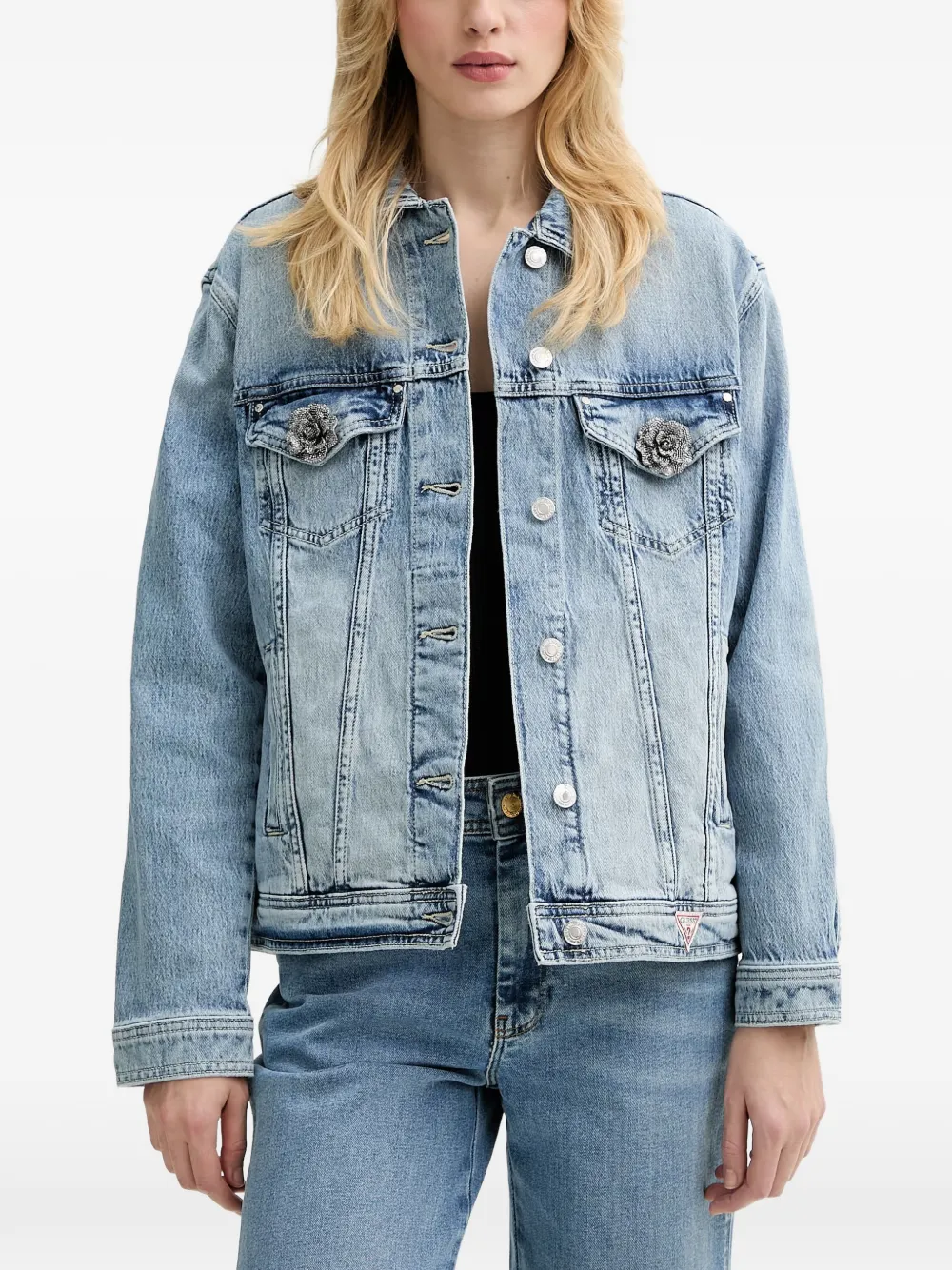 GUESS USA crystal-embellished floral-patch denim jacket - Blau