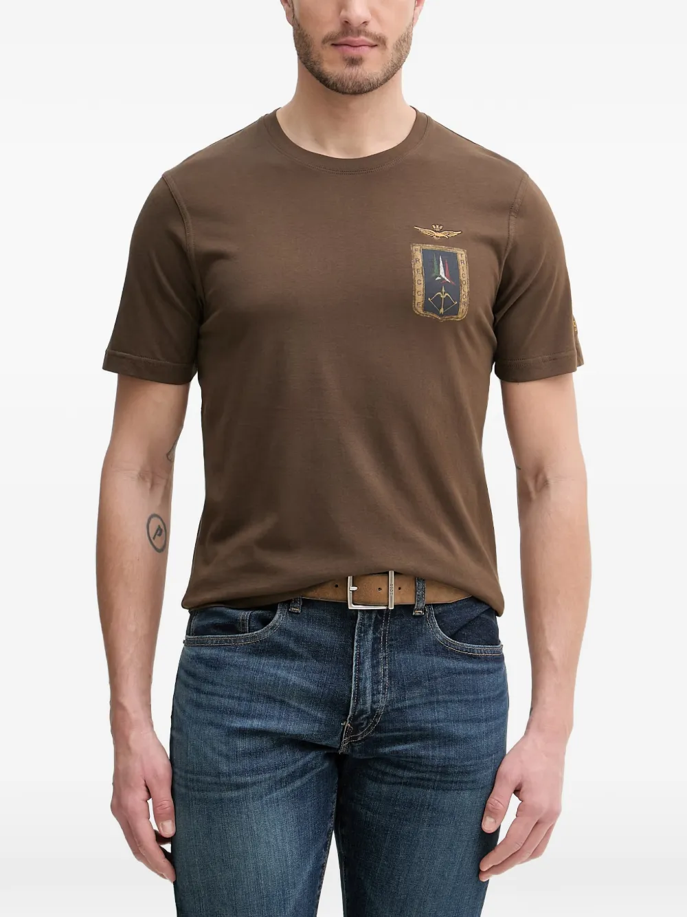 Aeronautica Militare embroidered-logo patch-detail T-shirt - Marrone