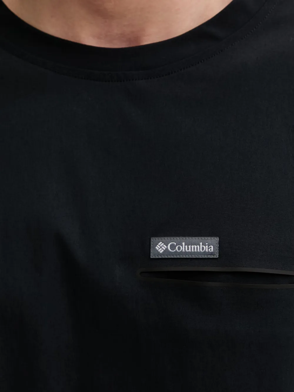 Columbia T-shirt met ritszak en logo-patch Zwart
