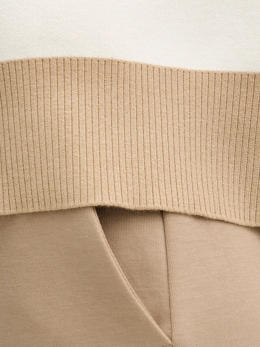 Benetton Trui met polokraag en horizontale streep Beige