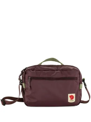 FJALL RAVEN ジップ メッセンジャーバッグ | ブルー | FARFETCH JP