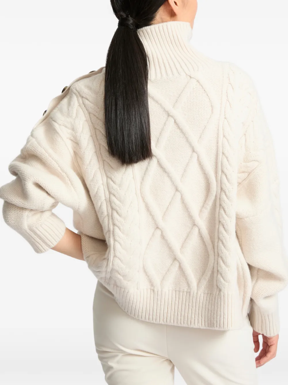 Yves Salomon Kabelgebreide trui met knoopdetail Beige