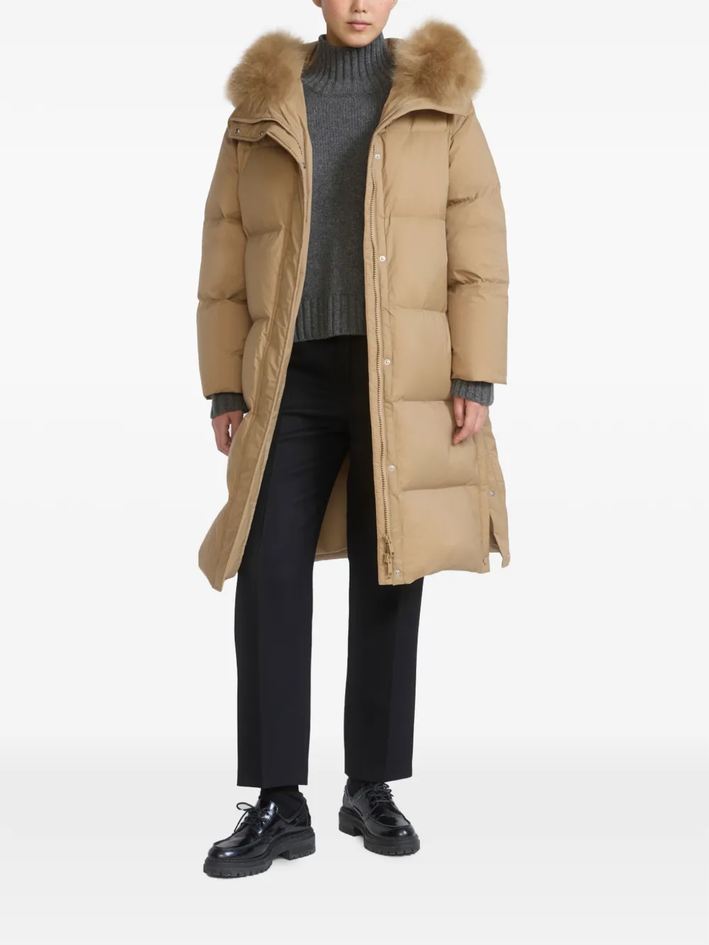 Yves Salomon Donsjas met capuchon en afwerking van imitatiebont Beige