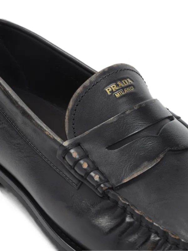 Prada アンティーク レザーローファー | ブラック | FARFETCH JP