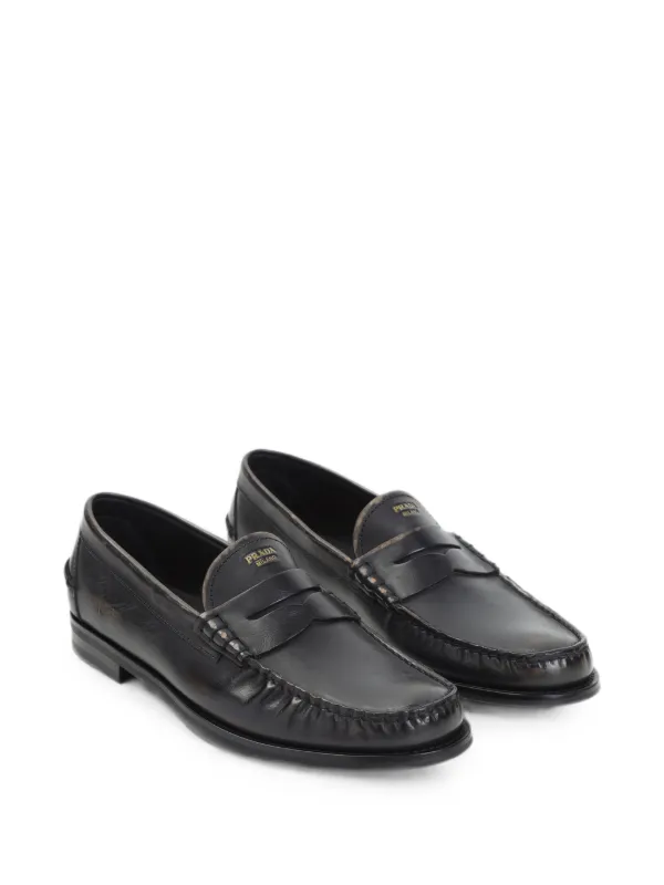 Prada アンティーク レザーローファー | ブラック | FARFETCH JP