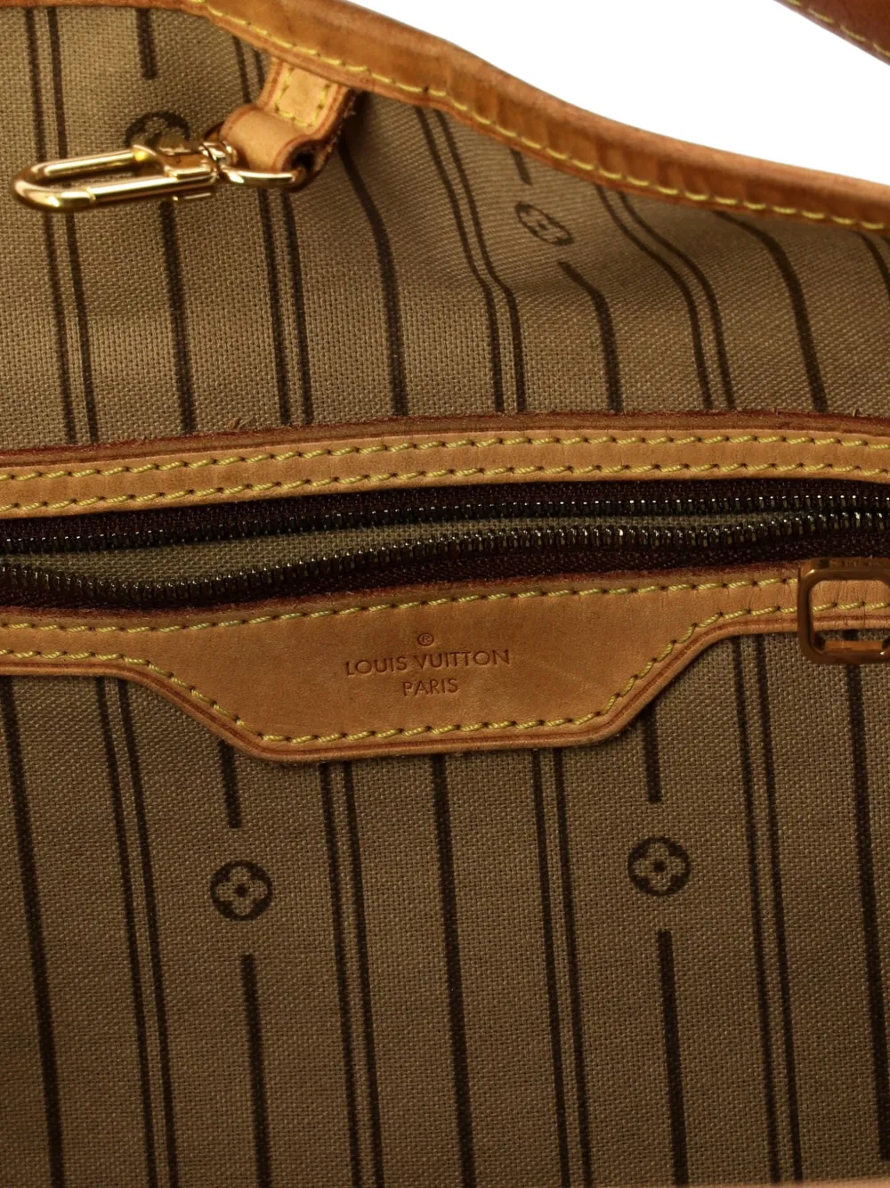 Louis Vuitton Pre-owned Delightful Handbag Monogram Canvas PM Hobo Bag in Brown, view 5