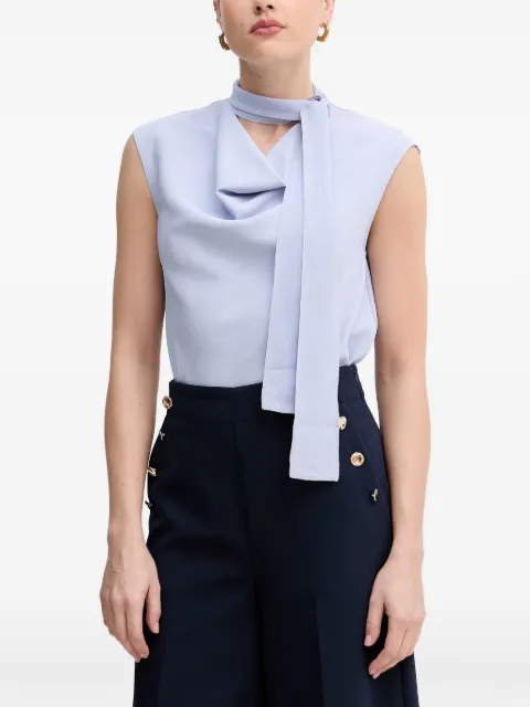 Sisley top con cuello desbocado y pañuelo