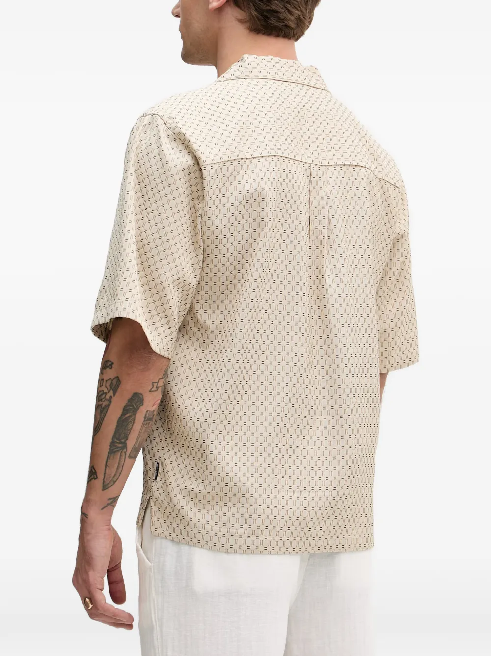 Lindbergh Overhemd met geometrisch patroon en campkraag Beige