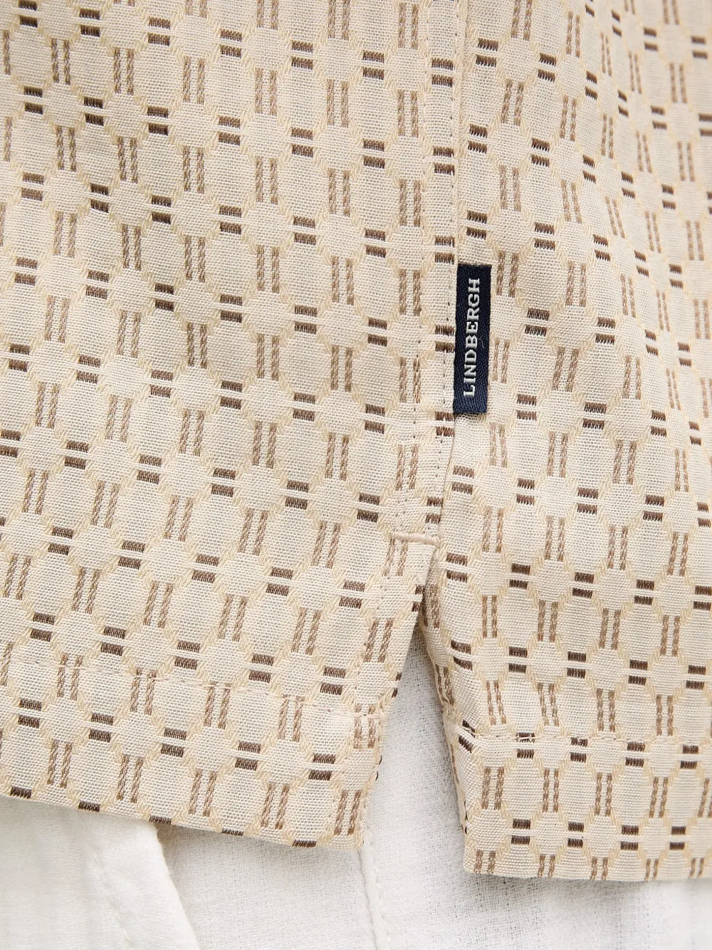 Lindbergh Overhemd met geometrisch patroon en campkraag Beige