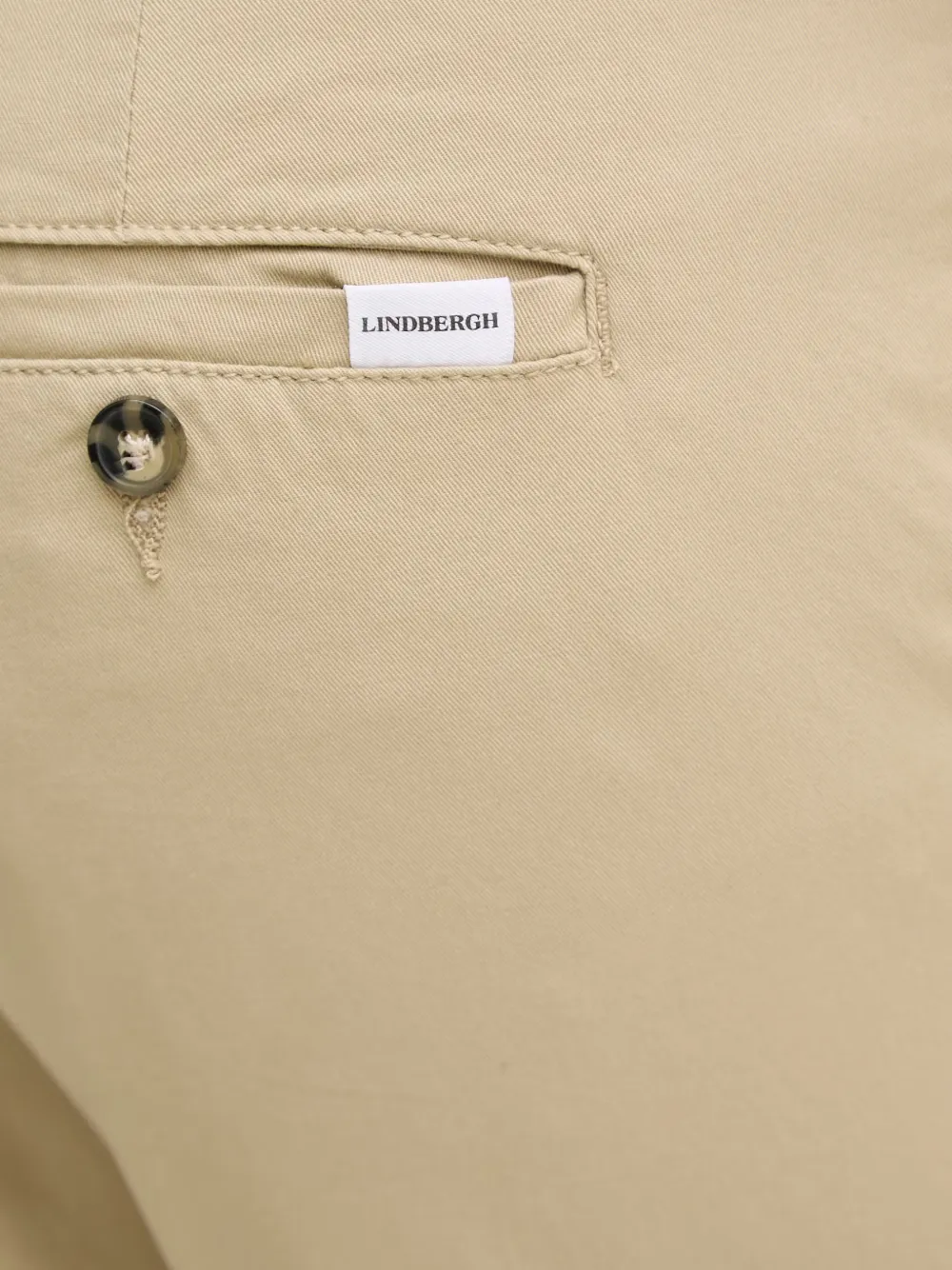 Lindbergh logo-patch chino trousers Beige