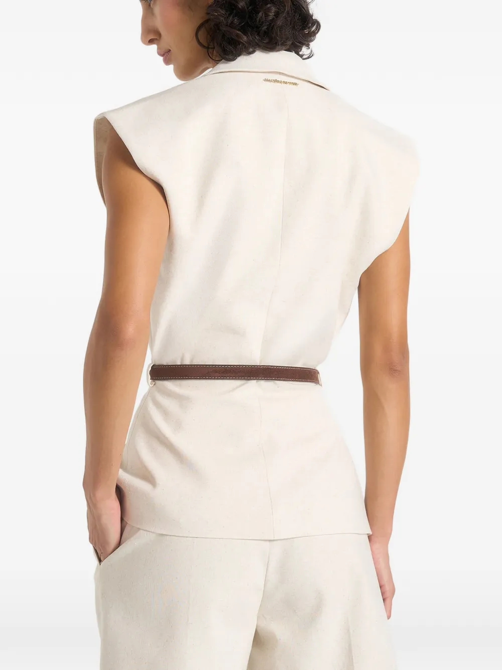 Manière De Voir Linda gesmockt gilet met brede schouders Beige
