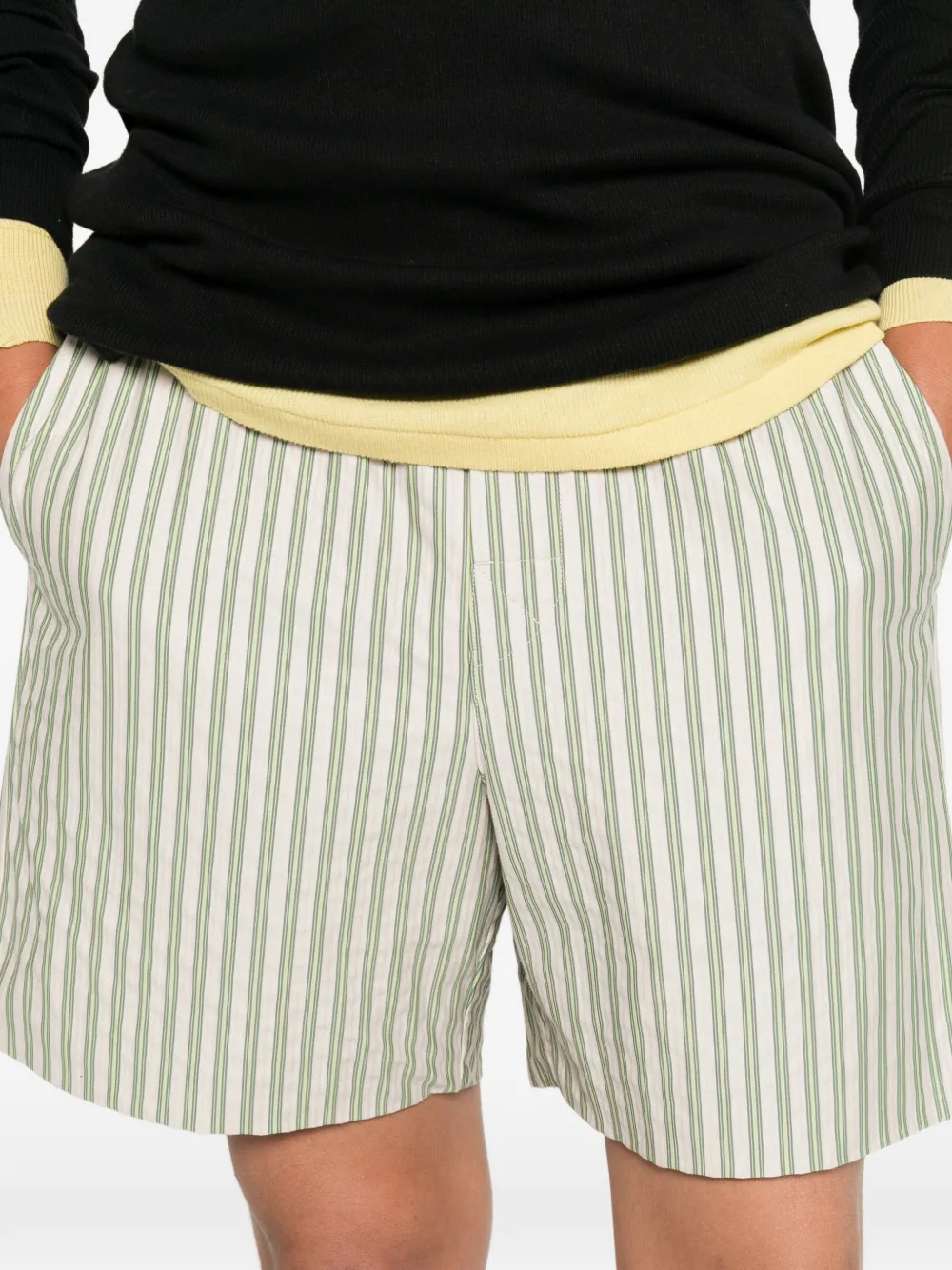Issey Miyake Gestreepte shorts Groen