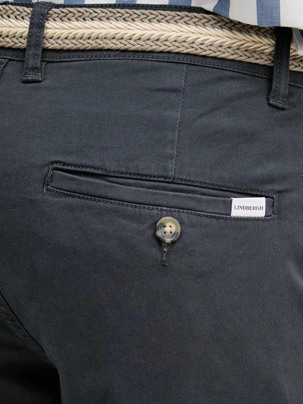 Lindbergh Shorts met opgerolde manchetten en ceintuur Grijs