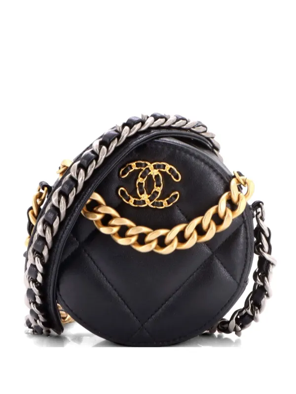 Chanel Pre-owned 19 Round with Chain Quilted Leather Clutch Bag in Black