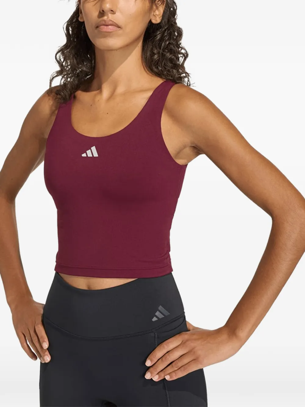 adidas 3-Stripes Studio All Me tanktop met logoprint Rood