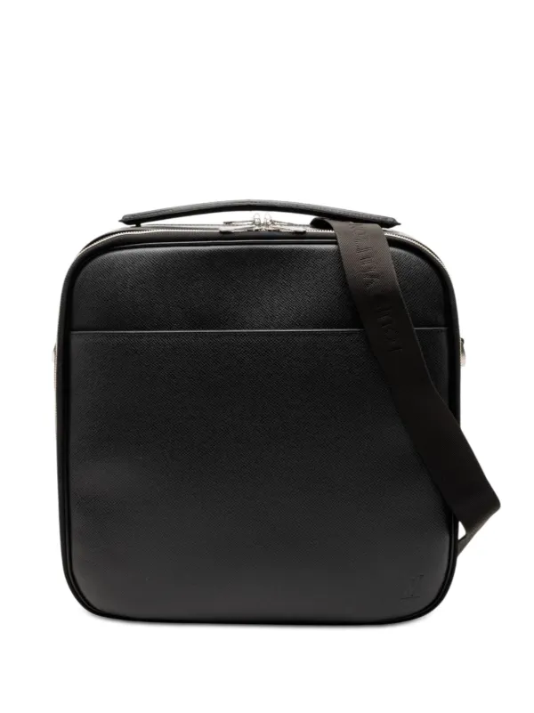 Louis Vuitton Pre-owned 2001 Taiga Tura Travel Bag in Black