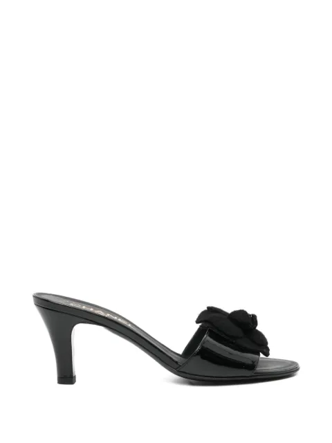 CHANEL Pre-Owned 70mm 2000s Camellia sandals