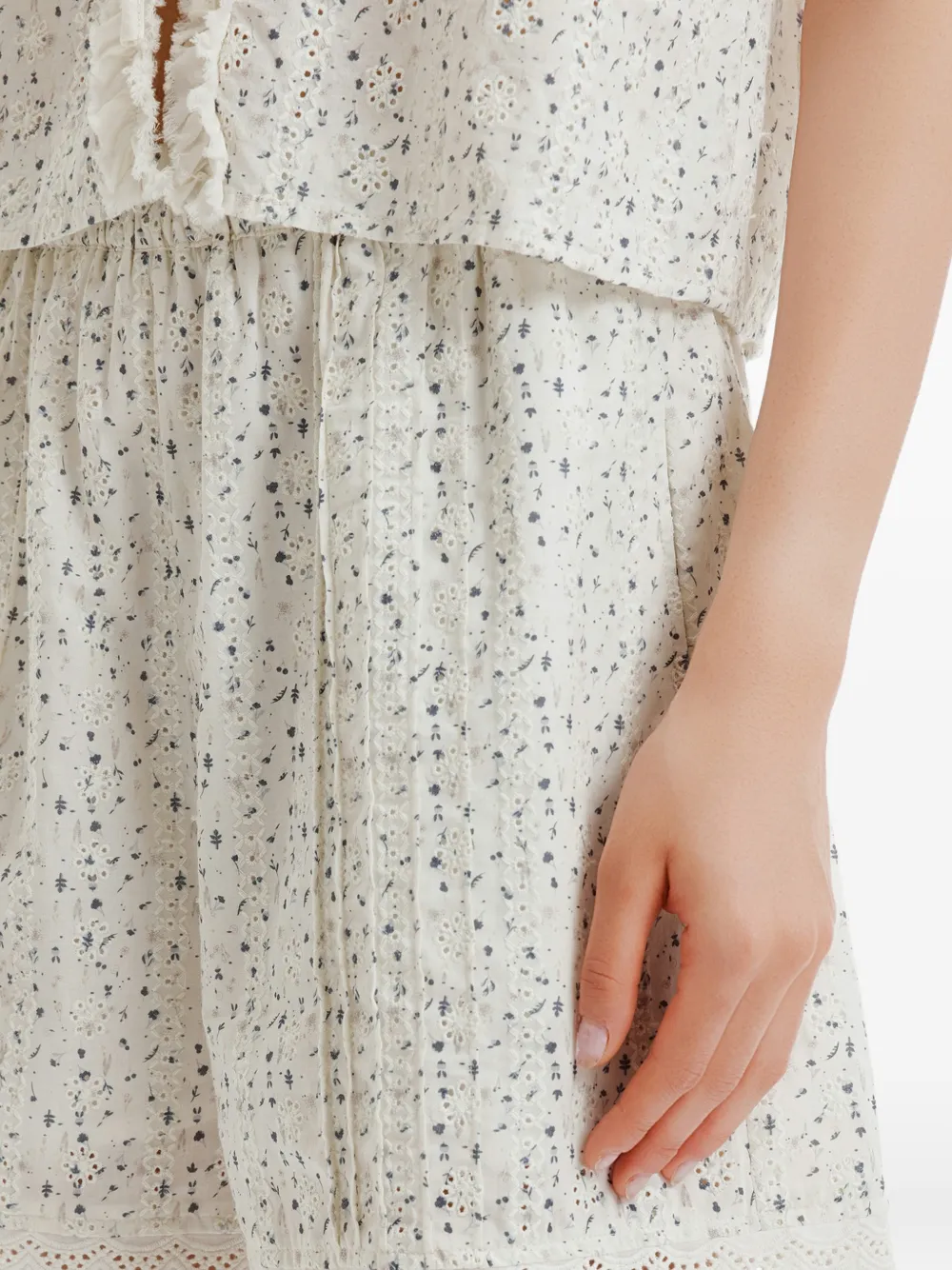 tout a coup Broderie anglaise shorts met bloemenprint Wit