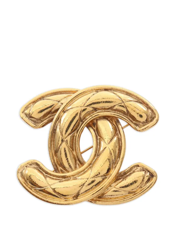 Chanel Pre-owned 1986-1988 Coco Mark Quilted Brooch in Gold