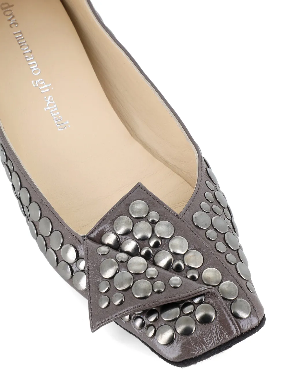 Dove Nuotano Gli Squali Ballerina's met studs en vierkante neus Grijs