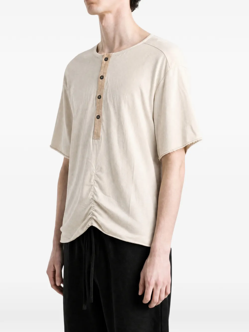 Ziggy Chen T-shirt met henly hals Beige
