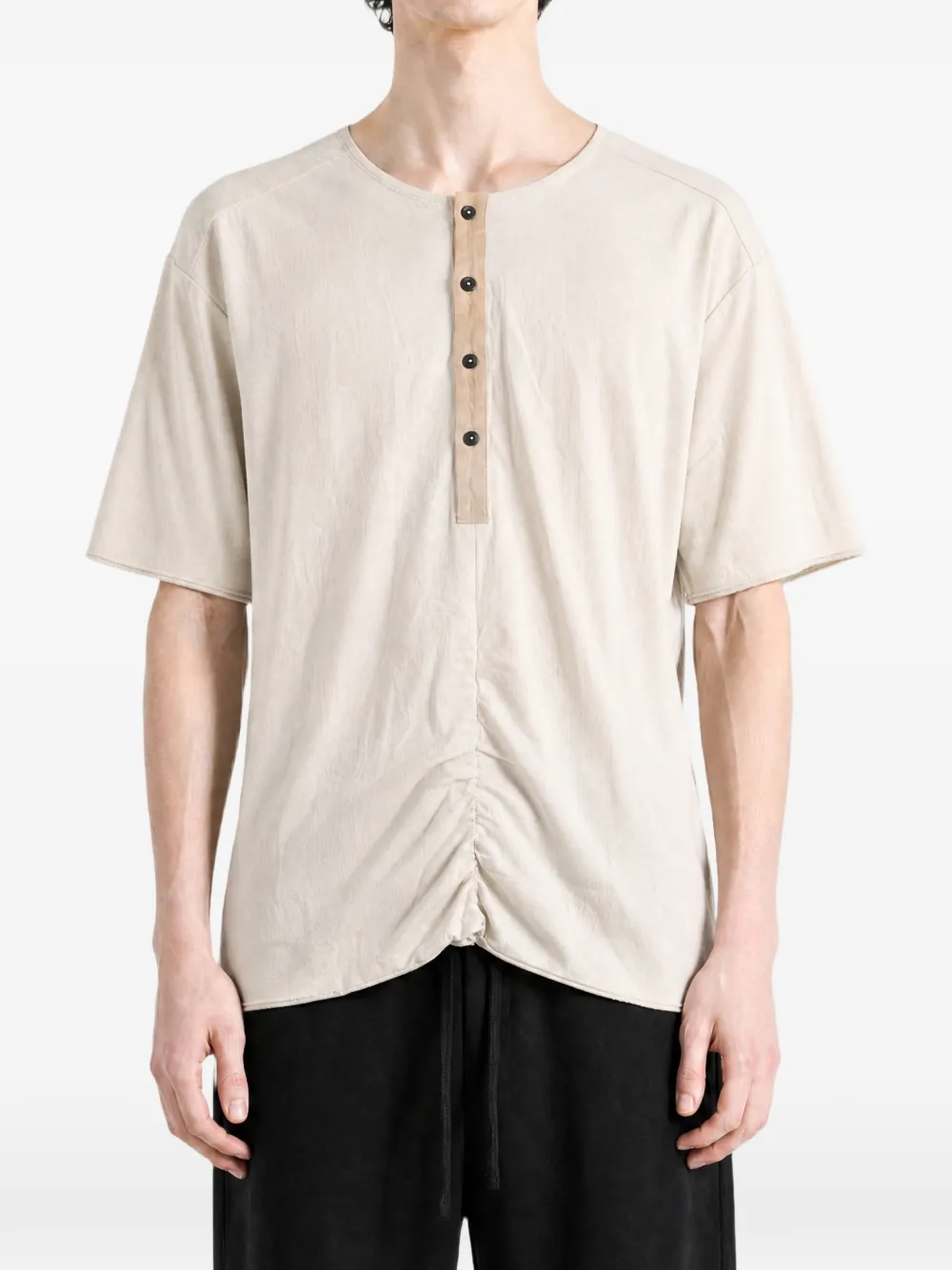 Ziggy Chen T-shirt met henly hals Beige