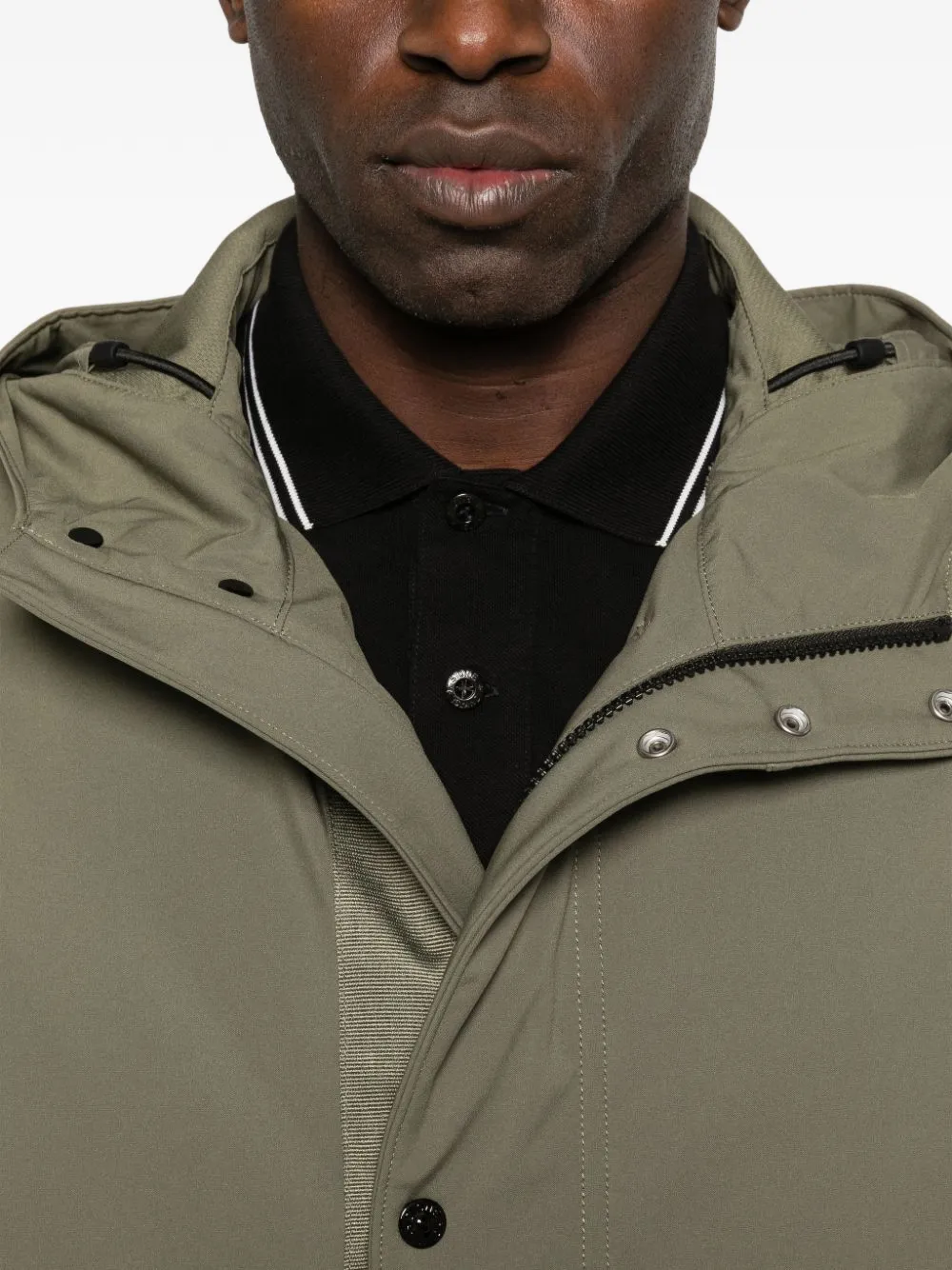 Stone Island Jack van gerecyled polyster met Light Soft Shell-Re.Dye technologie en capuchon Groen